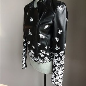 Stunning leather look jacket
